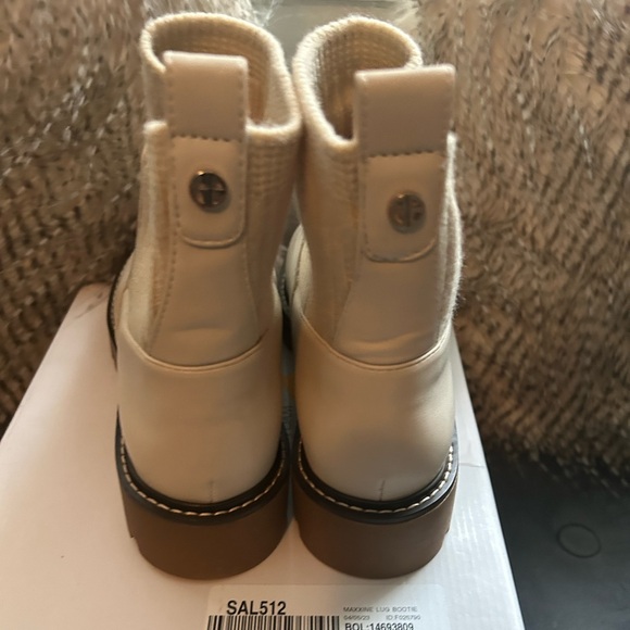 New booties Maxxine Womens Faux Leather - Picture 7 of 7